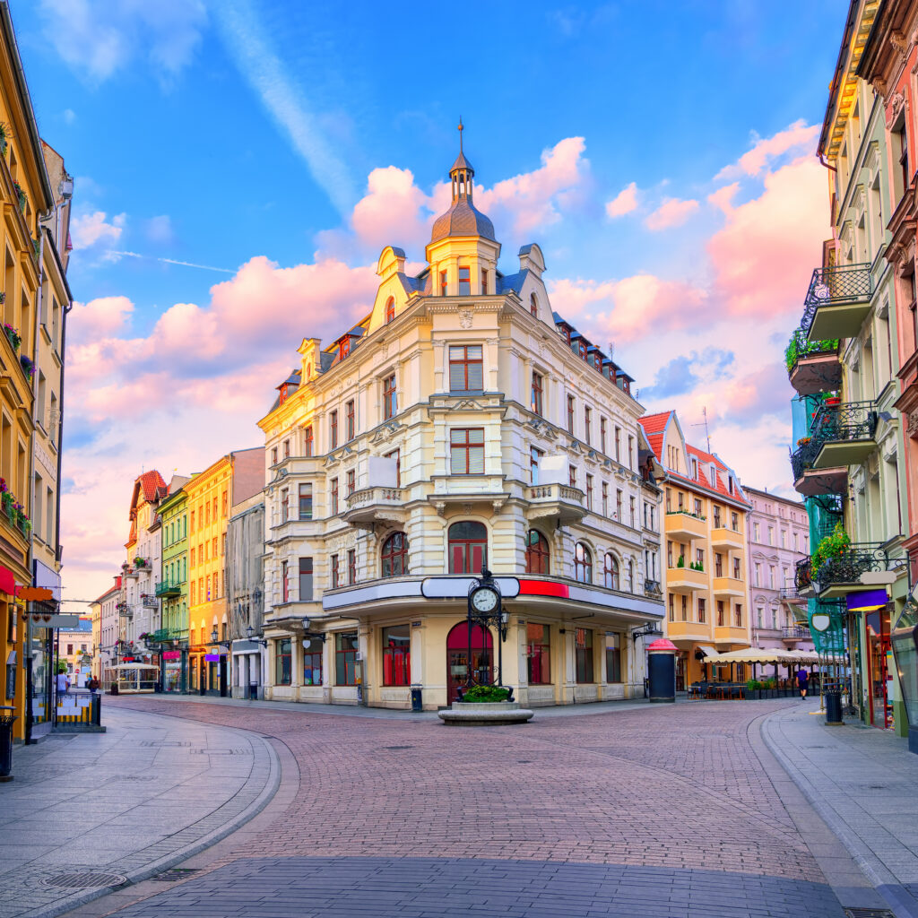 Poland Work Permit Visa Agents in Qatar